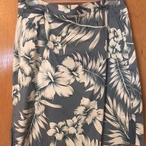 Sz 10 Tommy Bahama skirt